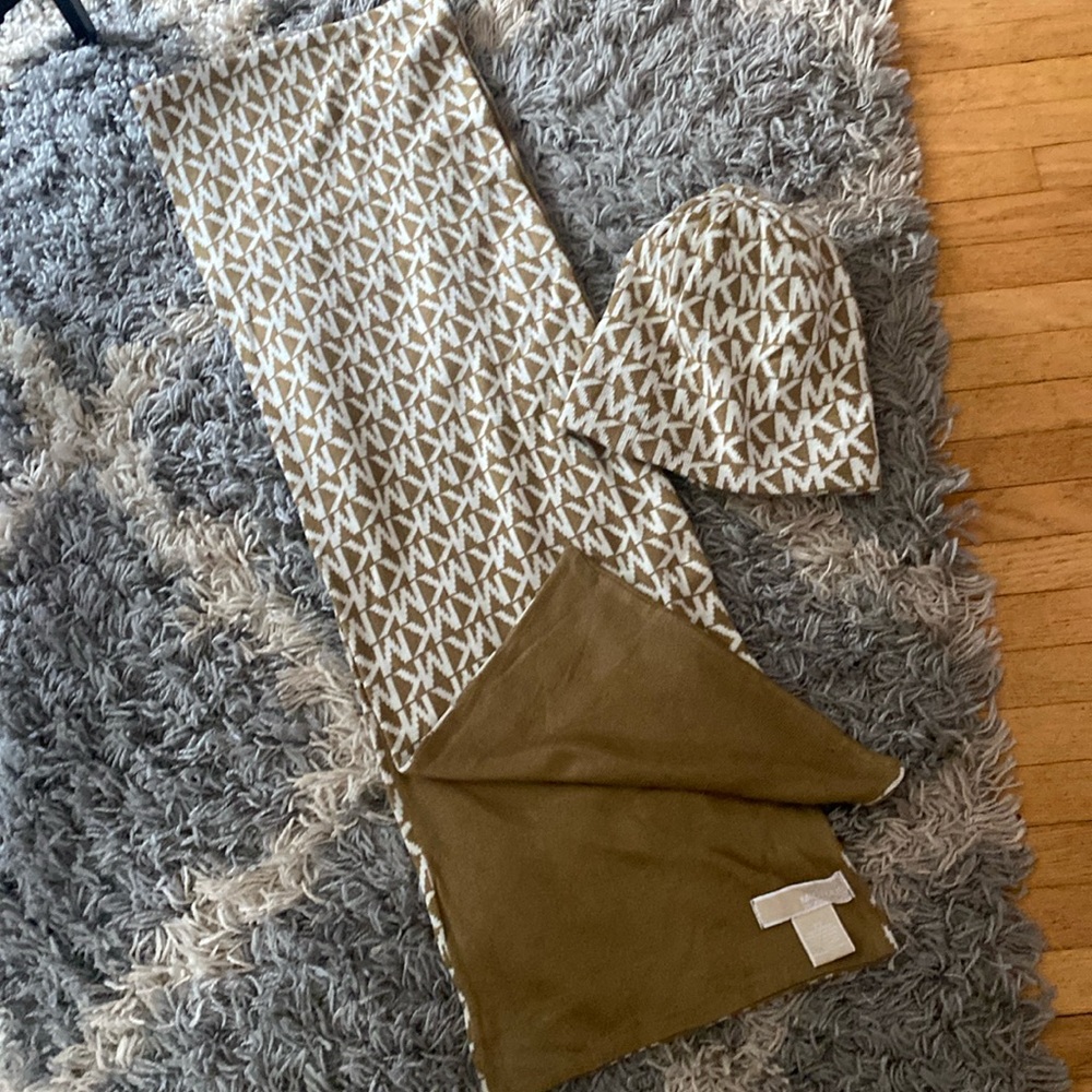 Michael Kors hat and scarf set